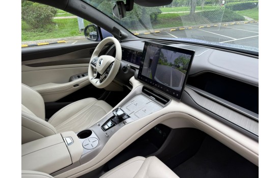 Denza N7 EV, пробіг 8 тисяч км